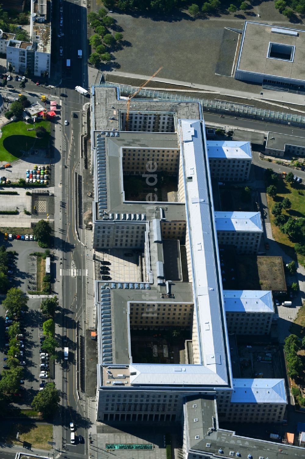 Berlin aus der Vogelperspektive: Gebäude des Bundesministerium der Finanzen / Finanzministerium an der Wilhelmstraße in Berlin - Mitte