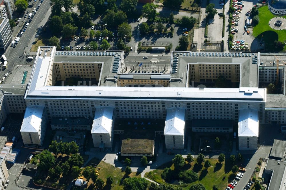 Luftbild Berlin - Gebäude des Bundesministerium der Finanzen / Finanzministerium an der Wilhelmstraße in Berlin - Mitte