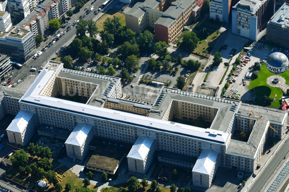 Luftaufnahme Berlin - Gebäude des Bundesministerium der Finanzen / Finanzministerium an der Wilhelmstraße in Berlin - Mitte