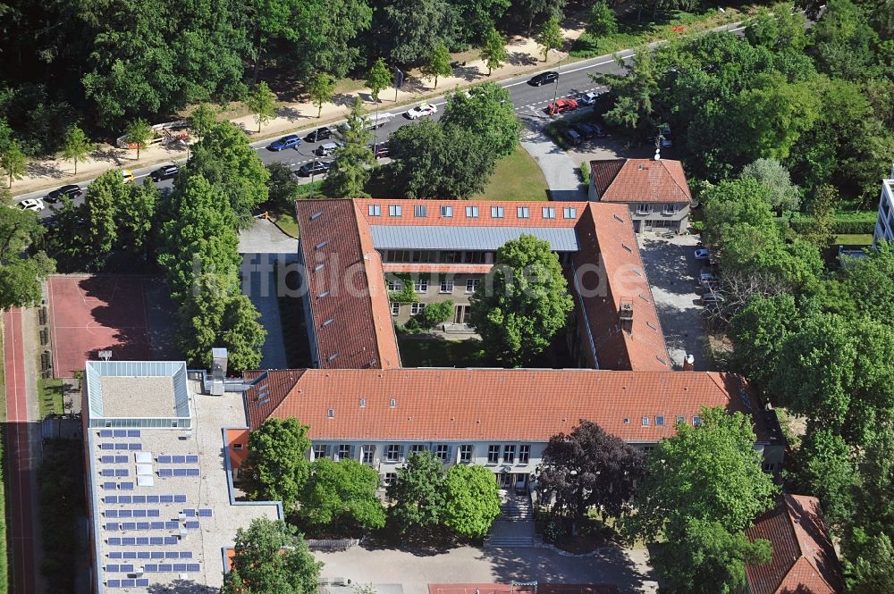 Berlin von oben - Gebäude des Canisius-Kolleg Berlin in Tiergarten im Bundesland Berlin