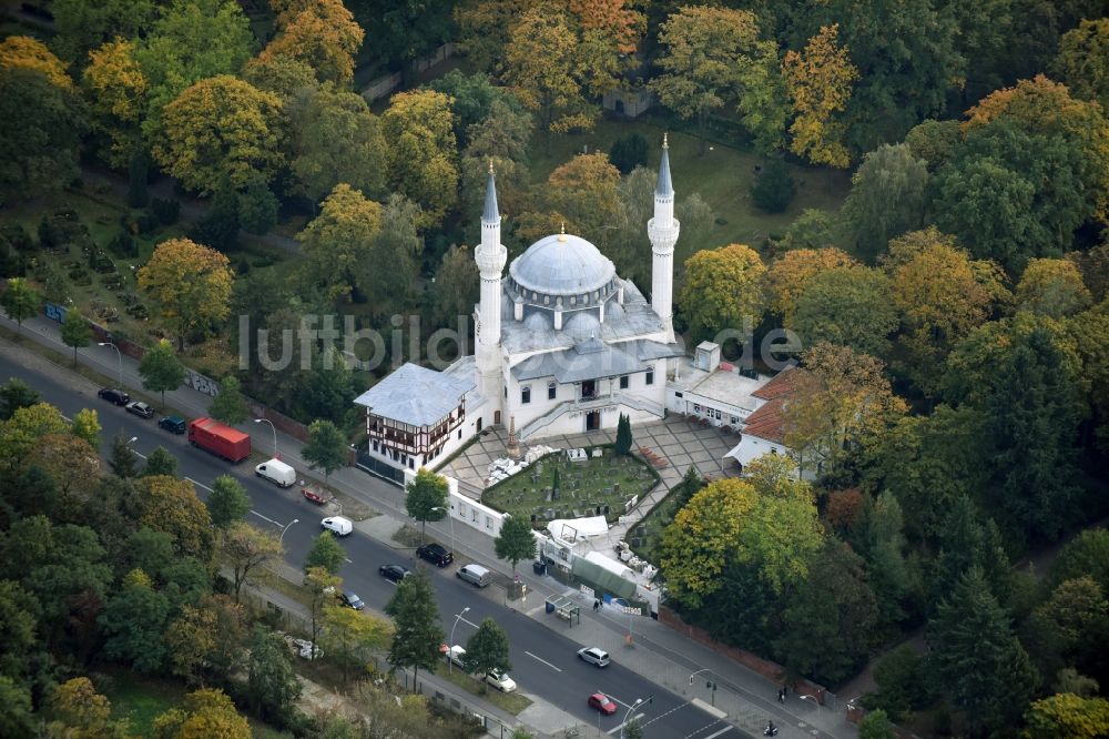 Berlin aus der Vogelperspektive: Gebäude der der DITIB-Sehitlik Moschee am Columbiadamm in Berlin