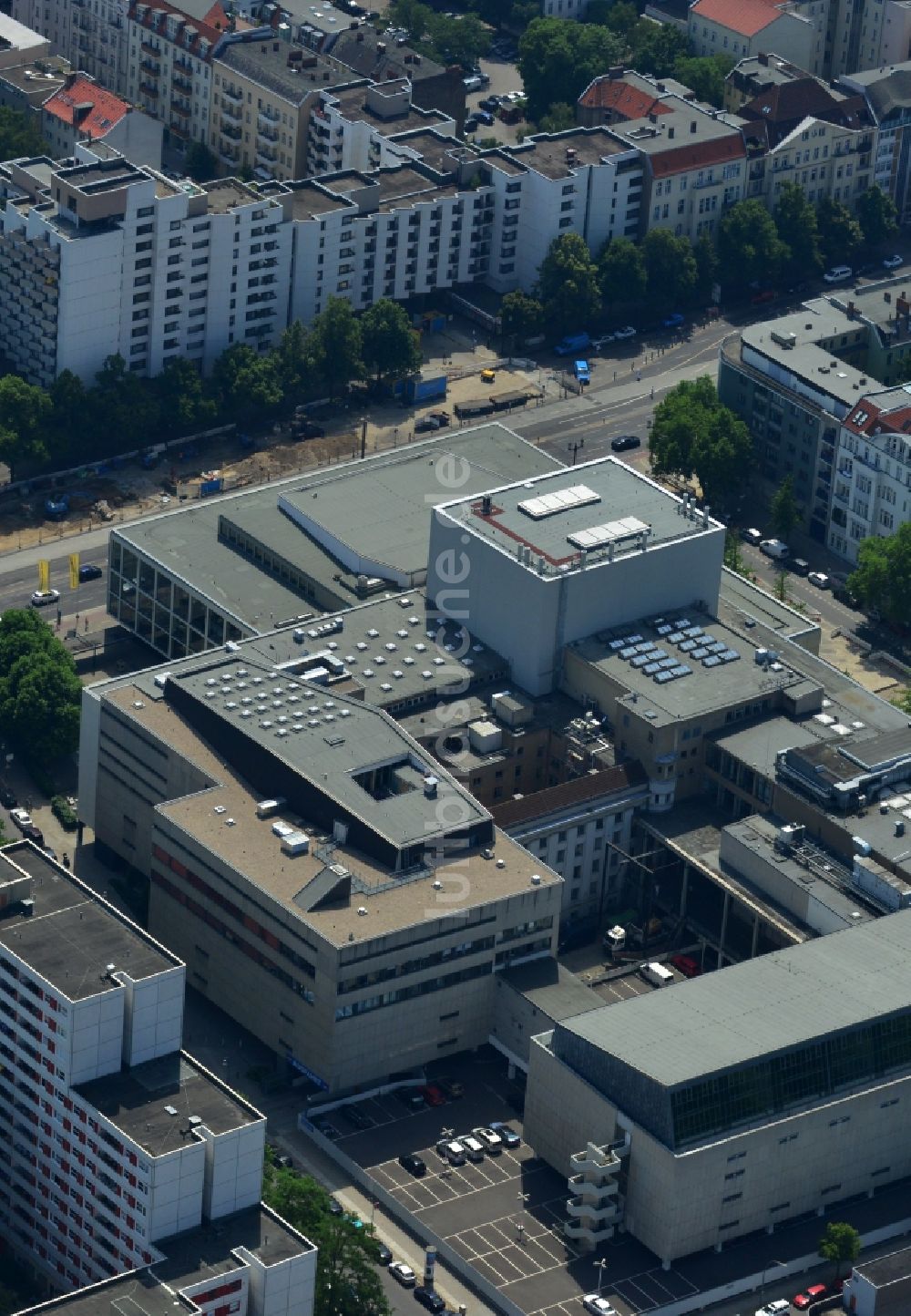 Luftaufnahme Berlin - Gebäude der Deutschen Oper an der Bismarckstraße im Berliner Ortsteil Charlottenburg