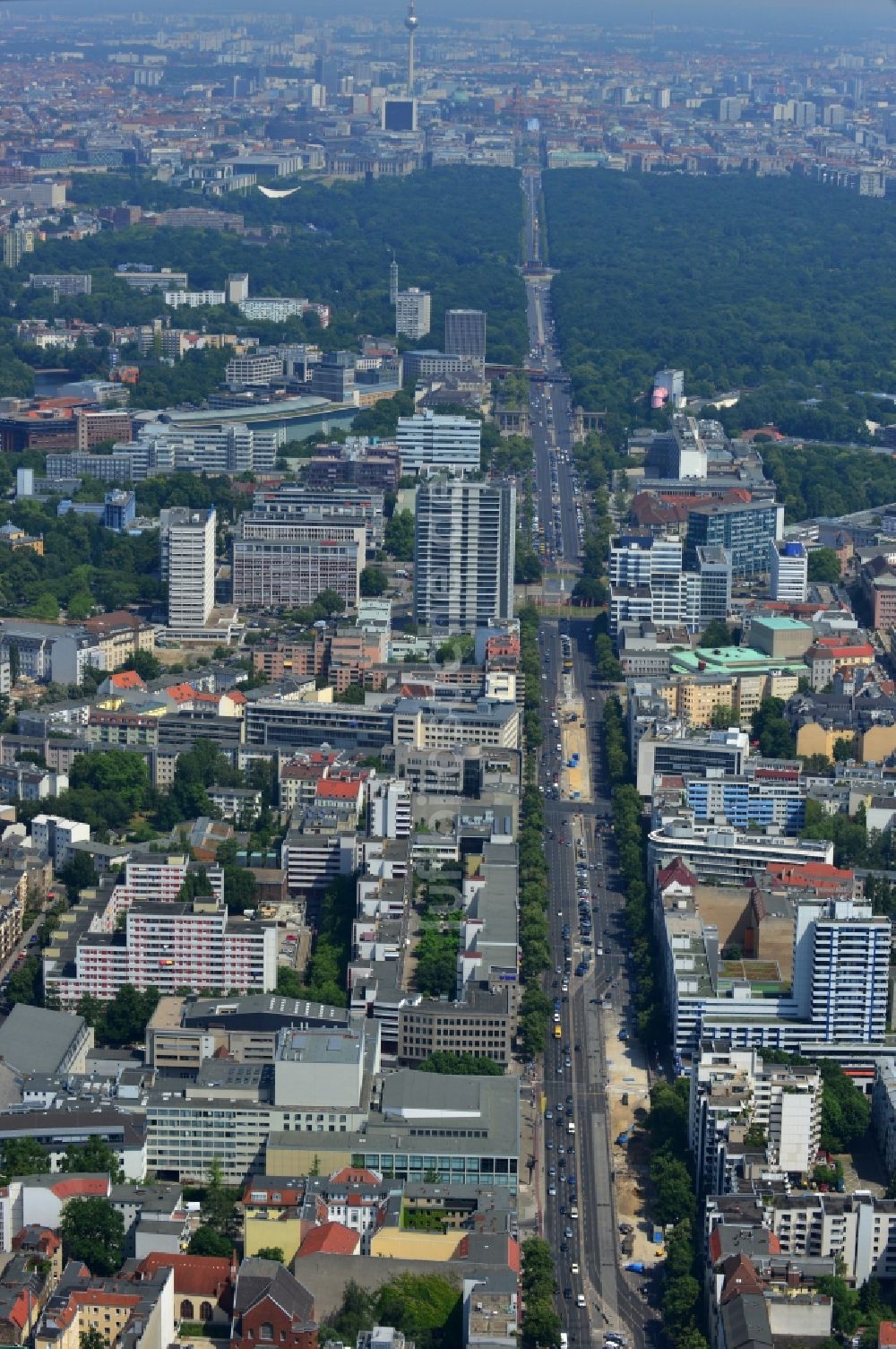 Luftbild Berlin - Gebäude der Deutschen Oper an der Bismarckstraße im Berliner Ortsteil Charlottenburg