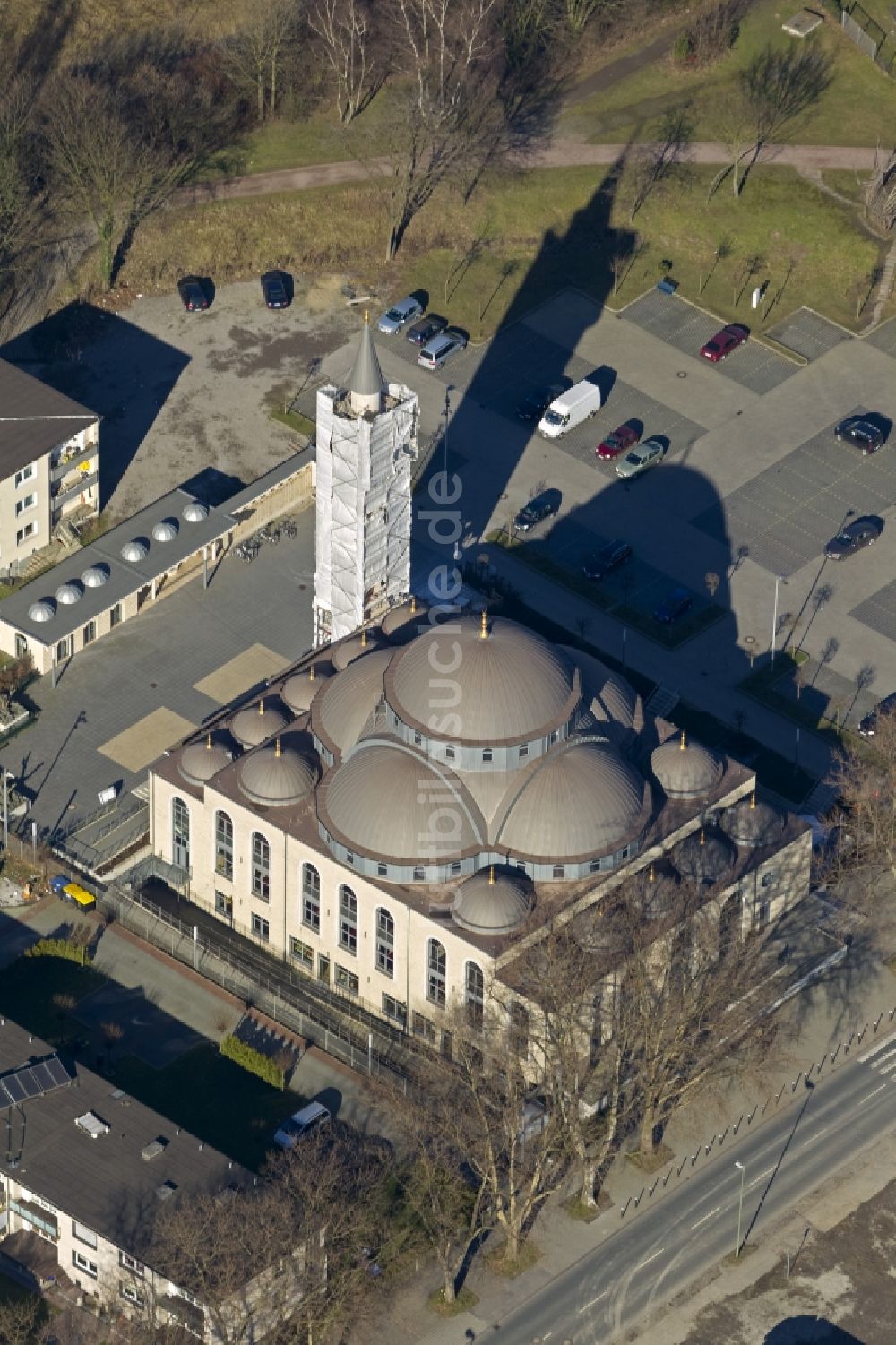 Duisburg - Marxloh von oben - Gebäude der DITIB- Moschee an der Warbruckstrasse in Duisburg-Marxloh im Bundesland Nordrhein-Westfalen