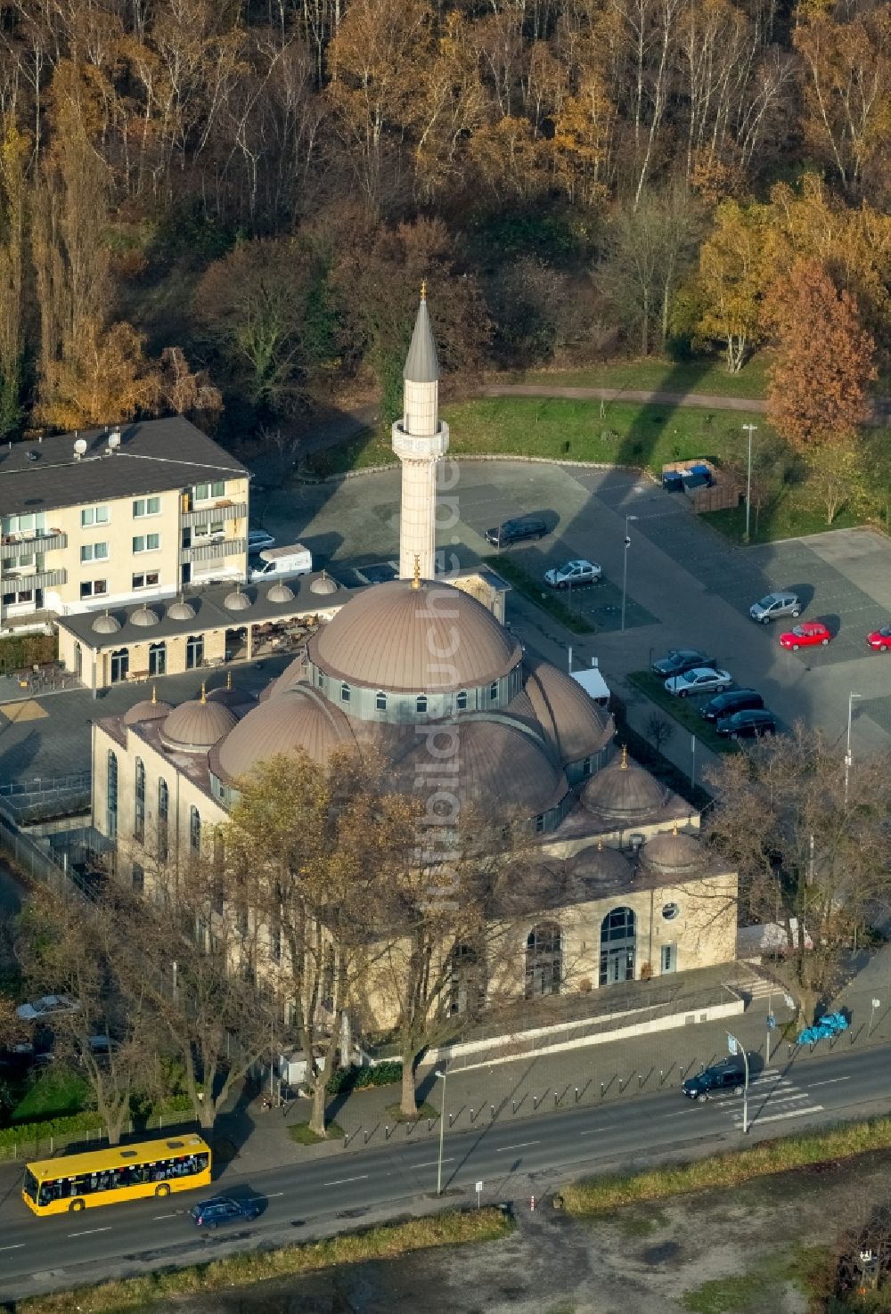 Luftaufnahme Duisburg - Gebäude der DITIB- Moschee an der Warbruckstrasse in Duisburg-Marxloh im Bundesland Nordrhein-Westfalen