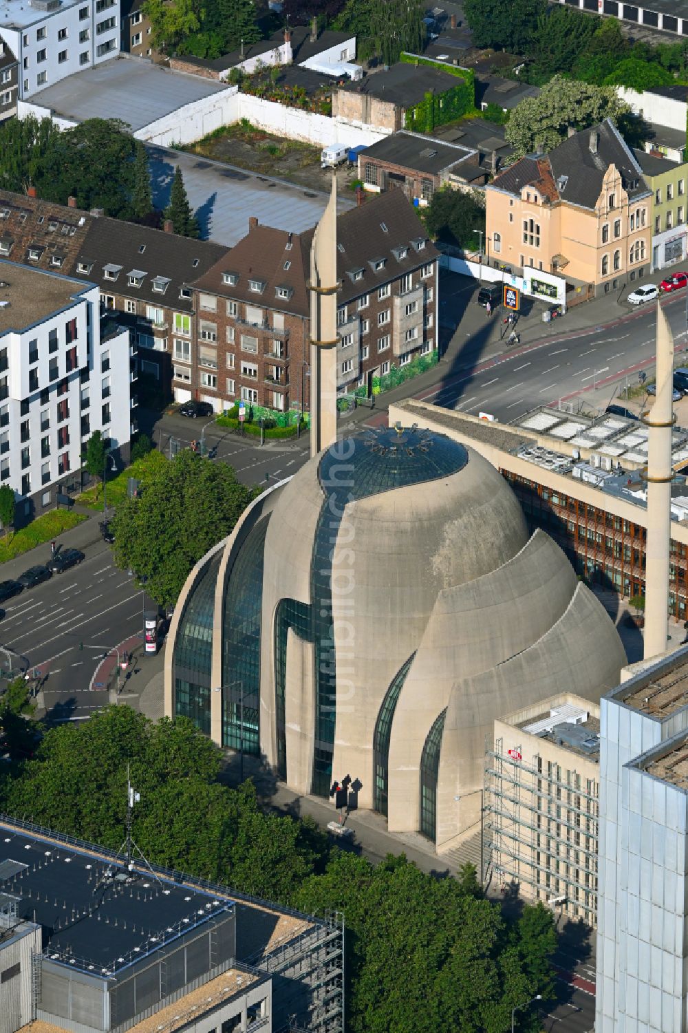 Köln aus der Vogelperspektive: Gebäude der DITIB-Zentralmoschee in Köln an der Fuchsstraße im Bundesland Nordrhein-Westfalen, Deutschland