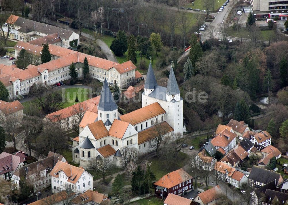 Luftaufnahme Königslutter - Gebäude des Dom Kaiserdom in Königslutter am Elm im Bundesland Niedersachsen