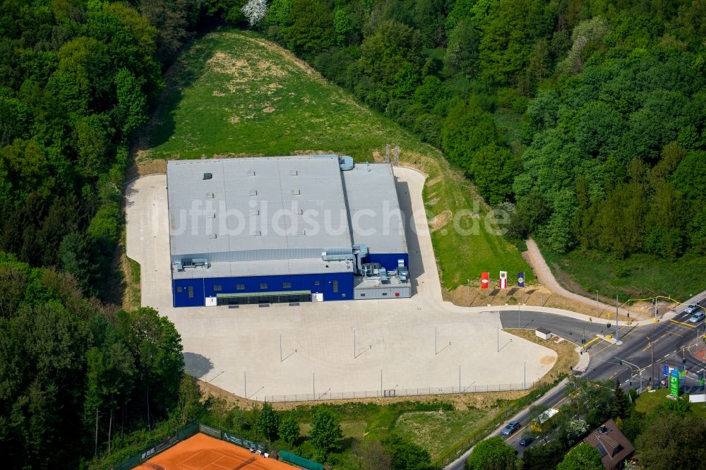 Schwelm aus der Vogelperspektive: Gebäude der Dreifach- Sporthalle an der Milsper Straße Sporthalle in Schwelm im Bundesland Nordrhein-Westfalen