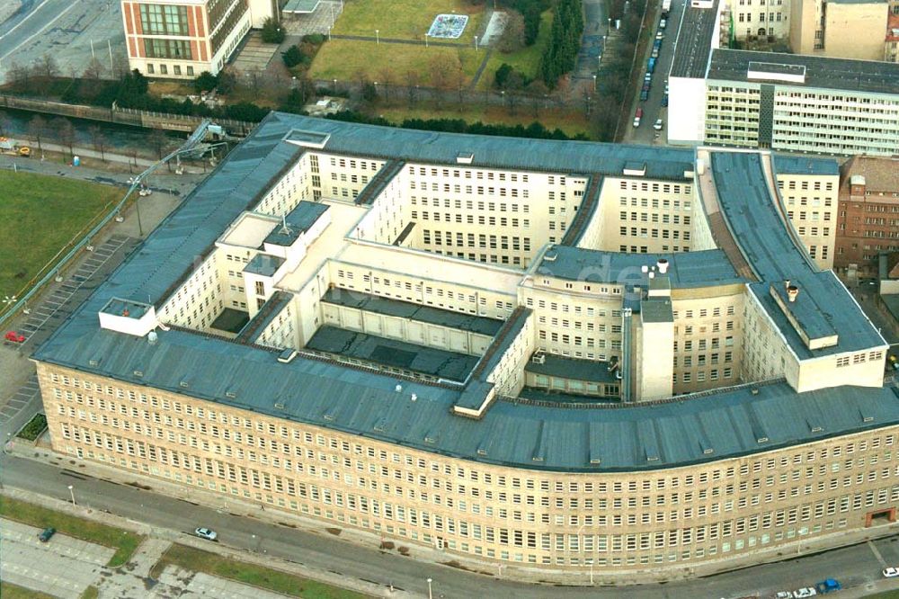 Luftbild Berlin - Gebäude des ehem. ZK der SED / Reichsbank in Berlin - Mitte.