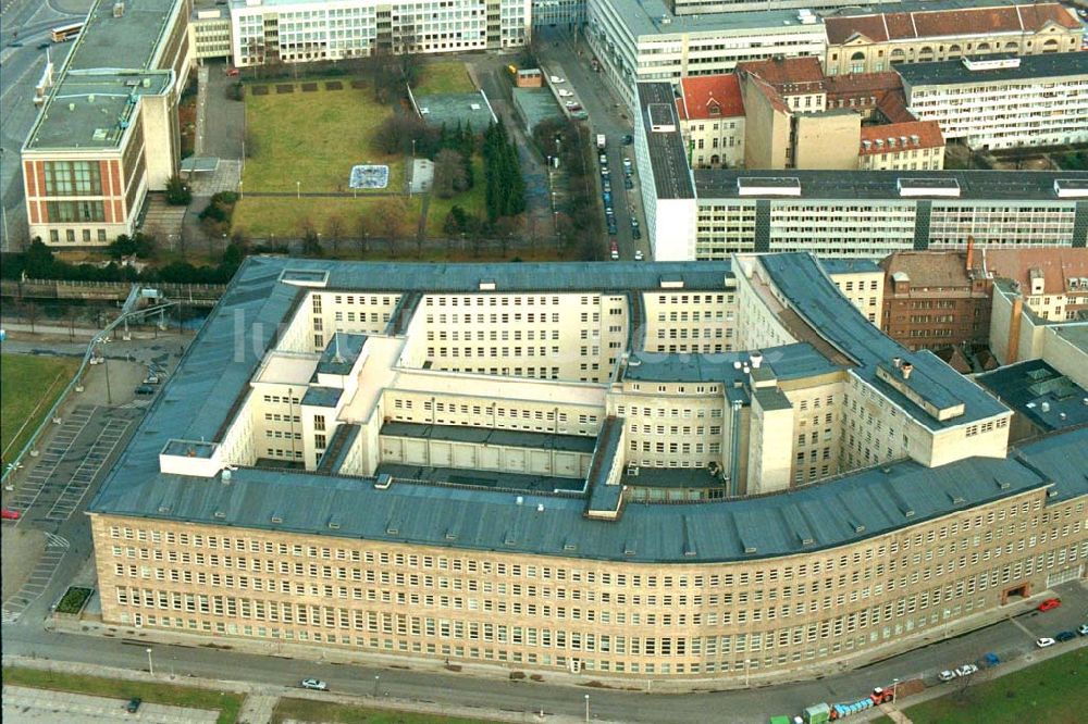 Luftaufnahme Berlin - Gebäude des ehem. ZK der SED / Reichsbank in Berlin - Mitte.