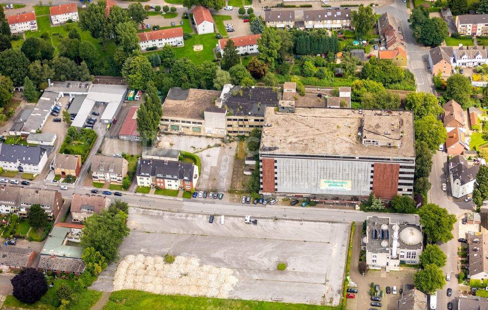 Gladbeck von oben - Gebäude des ehemaligen Möbelparadies und Moschee an der Wielandstraße in Gladbeck im Bundesland Nordrhein-Westfalen