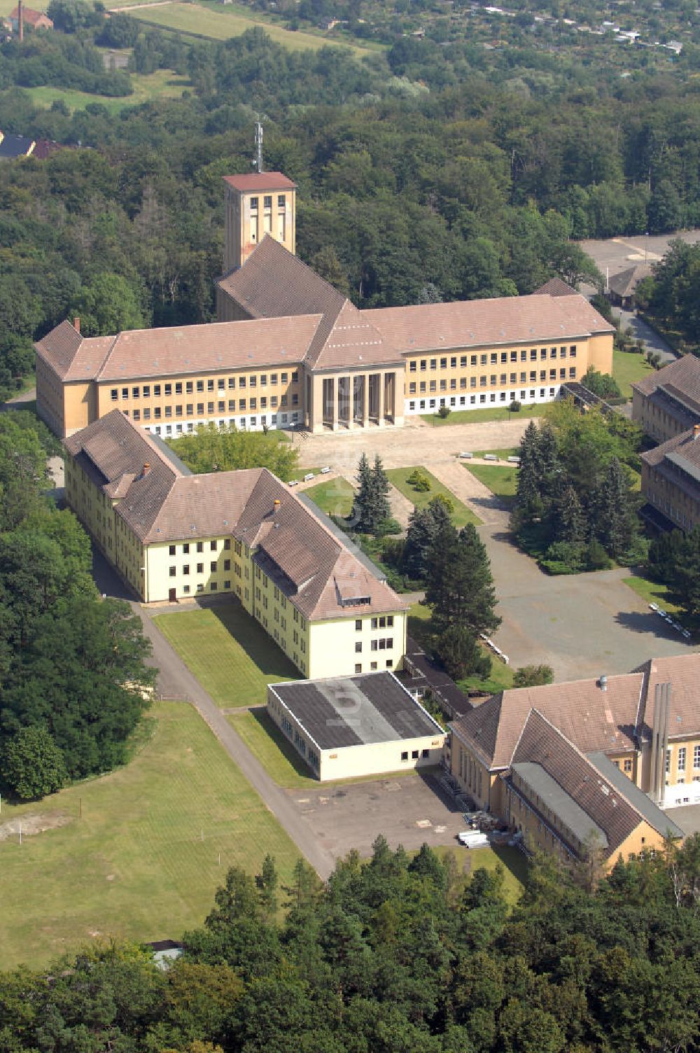 Ballenstedt von oben - Gebäude der ehemaligen Napobi auf dem Großen Ziegenberg (Ballenstedt)