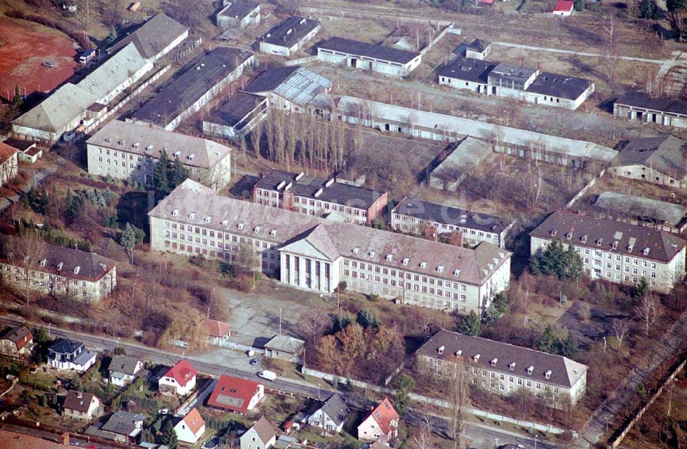 Luftaufnahme Berlin - Karlshorst - Gebäude des ehemaligen sowjetischen Oberkommandos, mit dem Kapitulationsmuseum in Berlin-Karlshorst