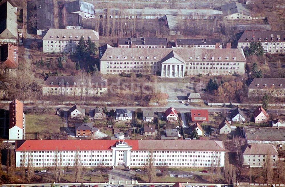 Luftaufnahme Berlin - Karlshorst - Gebäude des ehemaligen sowjetischen Oberkommandos, mit dem Kapitulationsmuseum in Berlin-Karlshorst