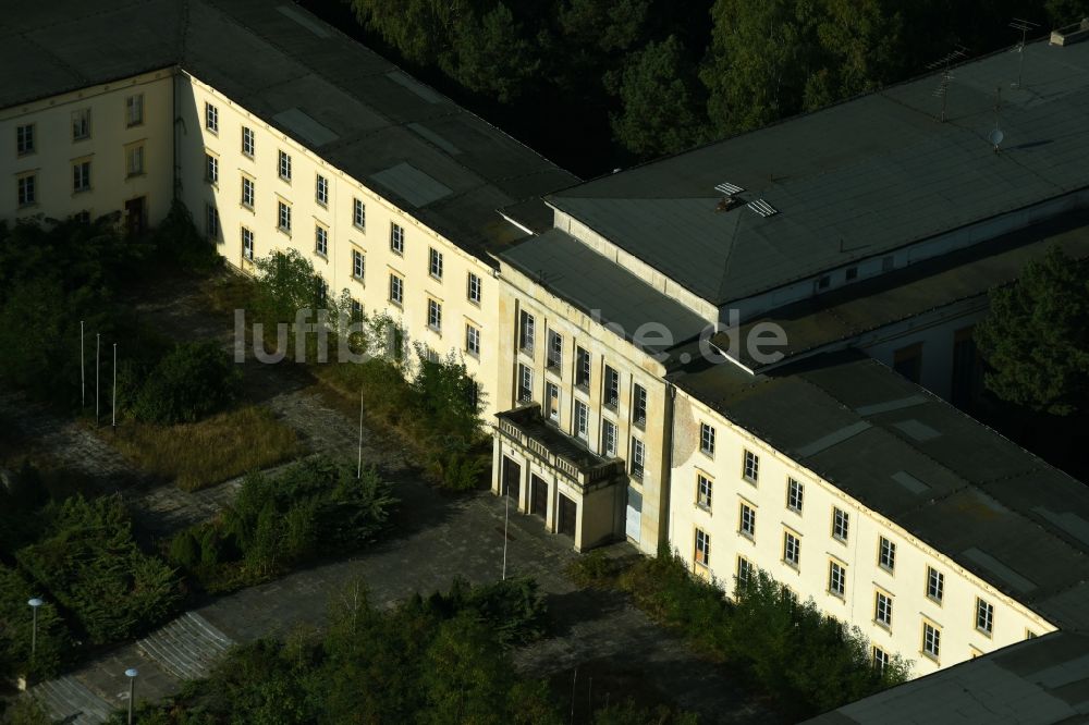 Bogensee von oben - Gebäude der ehemaligen Zentraljugendschule und der Villa Waldhof der Freien Deutschen Jugend der ehemaligen DDR in Bogensee im Bundesland Brandenburg