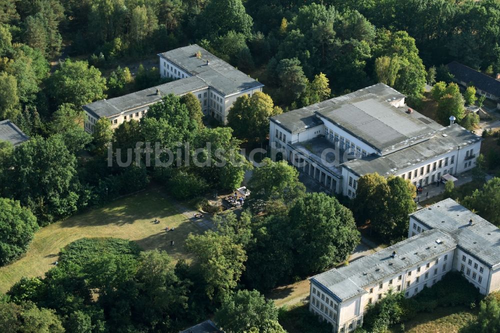 Luftaufnahme Bogensee - Gebäude der ehemaligen Zentraljugendschule und der Villa Waldhof der Freien Deutschen Jugend der ehemaligen DDR in Bogensee im Bundesland Brandenburg