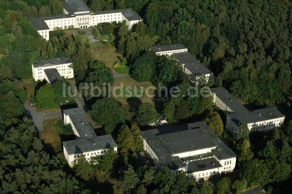 Bogensee aus der Vogelperspektive: Gebäude der ehemaligen Zentraljugendschule und der Villa Waldhof der Freien Deutschen Jugend der ehemaligen DDR in Bogensee im Bundesland Brandenburg