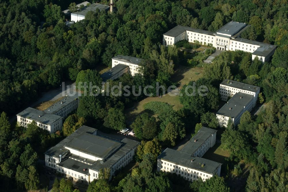 Bogensee von oben - Gebäude der ehemaligen Zentraljugendschule und der Villa Waldhof der Freien Deutschen Jugend der ehemaligen DDR in Bogensee im Bundesland Brandenburg