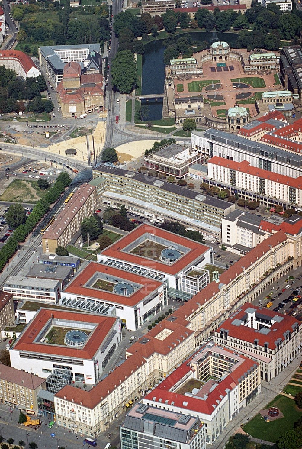 Dresden von oben - Gebäude des Einkaufszentrum Altmarkt Galerie der ECE Projektmanagement GmbH in Dresden im Bundesland Sachsen