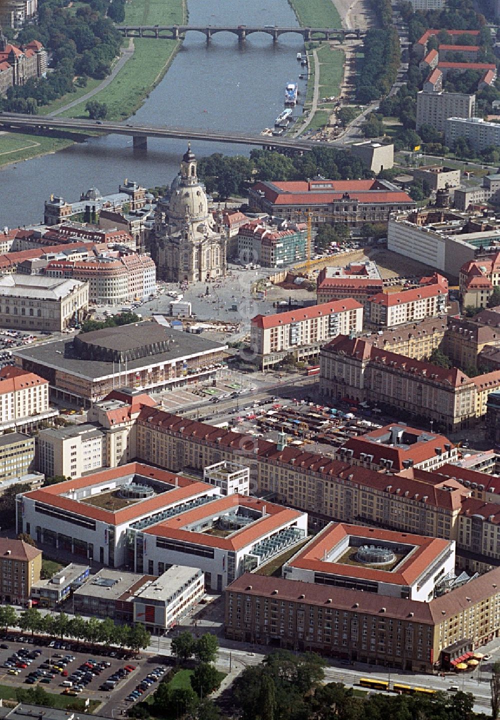 Dresden aus der Vogelperspektive: Gebäude des Einkaufszentrum Altmarkt Galerie der ECE Projektmanagement GmbH in Dresden im Bundesland Sachsen