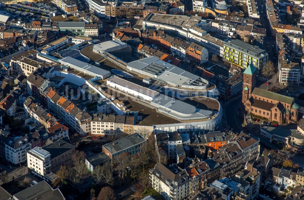 Luftbild Aachen - Gebäude des Einkaufszentrum Aquis Plaza der ECE Projektmanagement GmbH & Co. KG an der Adalbertstraße in Aachen im Bundesland Nordrhein-Westfalen