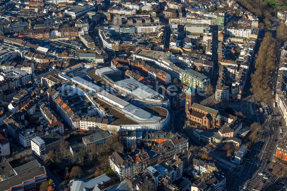 Luftaufnahme Aachen - Gebäude des Einkaufszentrum Aquis Plaza der ECE Projektmanagement GmbH & Co. KG an der Adalbertstraße in Aachen im Bundesland Nordrhein-Westfalen