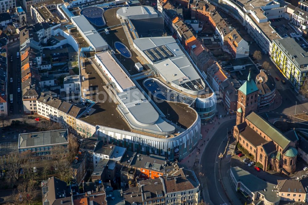 Aachen von oben - Gebäude des Einkaufszentrum Aquis Plaza der ECE Projektmanagement GmbH & Co. KG an der Adalbertstraße in Aachen im Bundesland Nordrhein-Westfalen