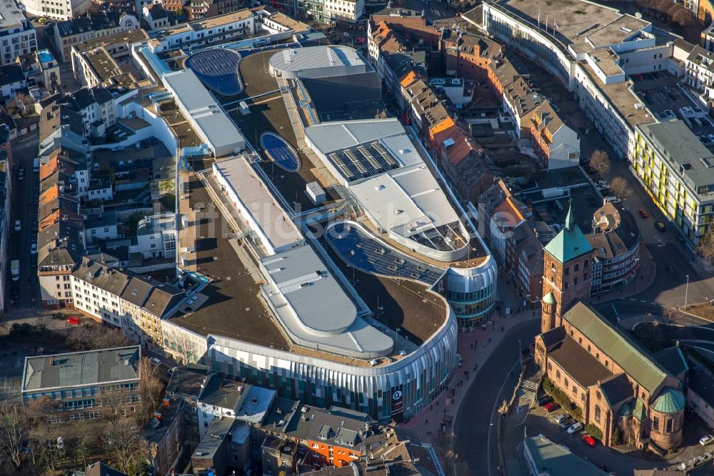 Aachen aus der Vogelperspektive: Gebäude des Einkaufszentrum Aquis Plaza der ECE Projektmanagement GmbH & Co. KG an der Adalbertstraße in Aachen im Bundesland Nordrhein-Westfalen