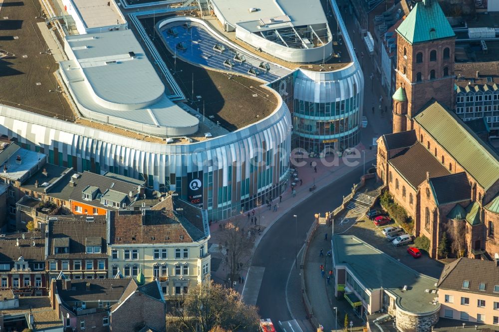 Luftaufnahme Aachen - Gebäude des Einkaufszentrum Aquis Plaza der ECE Projektmanagement GmbH & Co. KG an der Adalbertstraße in Aachen im Bundesland Nordrhein-Westfalen