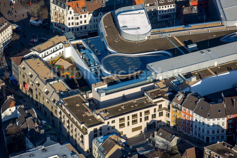 Aachen von oben - Gebäude des Einkaufszentrum Aquis Plaza der ECE Projektmanagement GmbH & Co. KG an der Adalbertstraße in Aachen im Bundesland Nordrhein-Westfalen