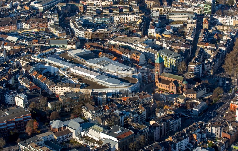 Luftbild Aachen - Gebäude des Einkaufszentrum Aquis Plaza der ECE Projektmanagement GmbH & Co. KG an der Adalbertstraße in Aachen im Bundesland Nordrhein-Westfalen