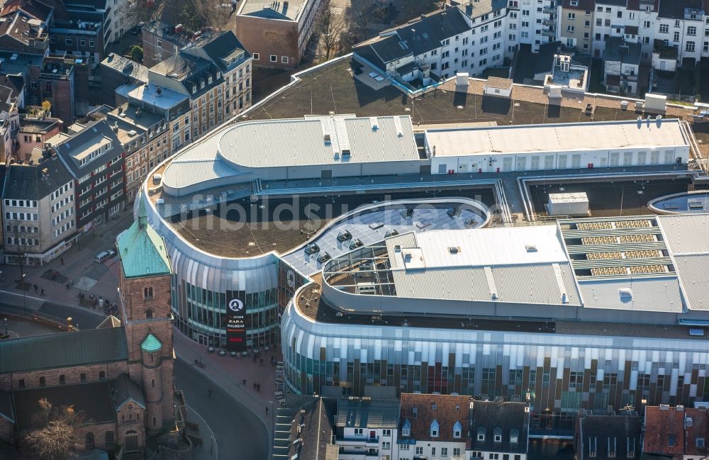 Luftbild Aachen - Gebäude des Einkaufszentrum Aquis Plaza der ECE Projektmanagement GmbH & Co. KG an der Adalbertstraße in Aachen im Bundesland Nordrhein-Westfalen