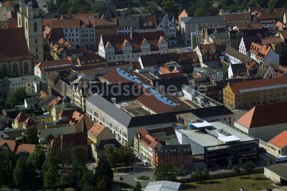 Lutherstadt Wittenberg von oben - Gebäude des Einkaufszentrum ARSENAL - Einkaufszentrum in Lutherstadt Wittenberg im Bundesland Sachsen-Anhalt