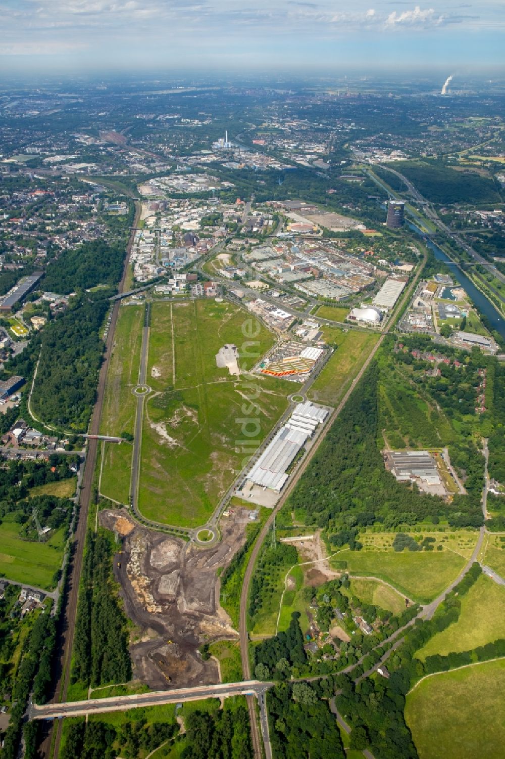 Oberhausen aus der Vogelperspektive: Gebäude des Einkaufszentrum Centro in Oberhausen im Bundesland Nordrhein-Westfalen