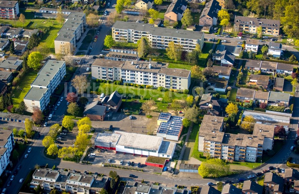 Luftaufnahme Hamm - Gebäude des Einkaufszentrum Dasbeck im Wohngebiet am Irisweg im Stadtteil Heessen in Hamm im Bundesland Nordrhein-Westfalen