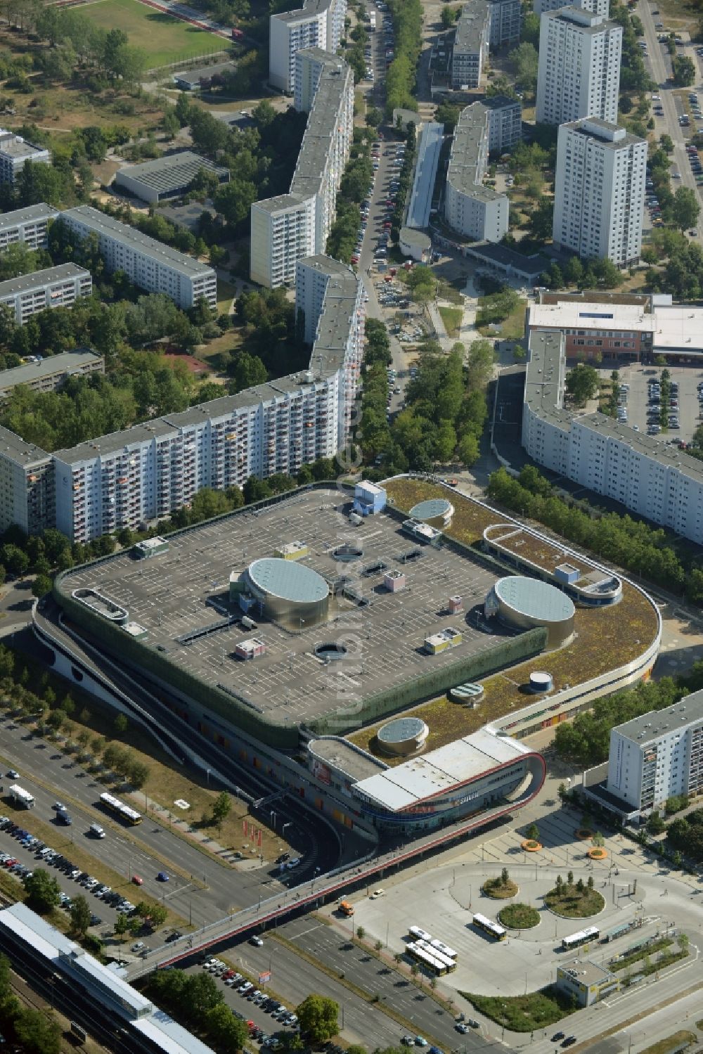 Berlin von oben - Gebäude des Einkaufszentrum EASTGATE Berlin in Berlin