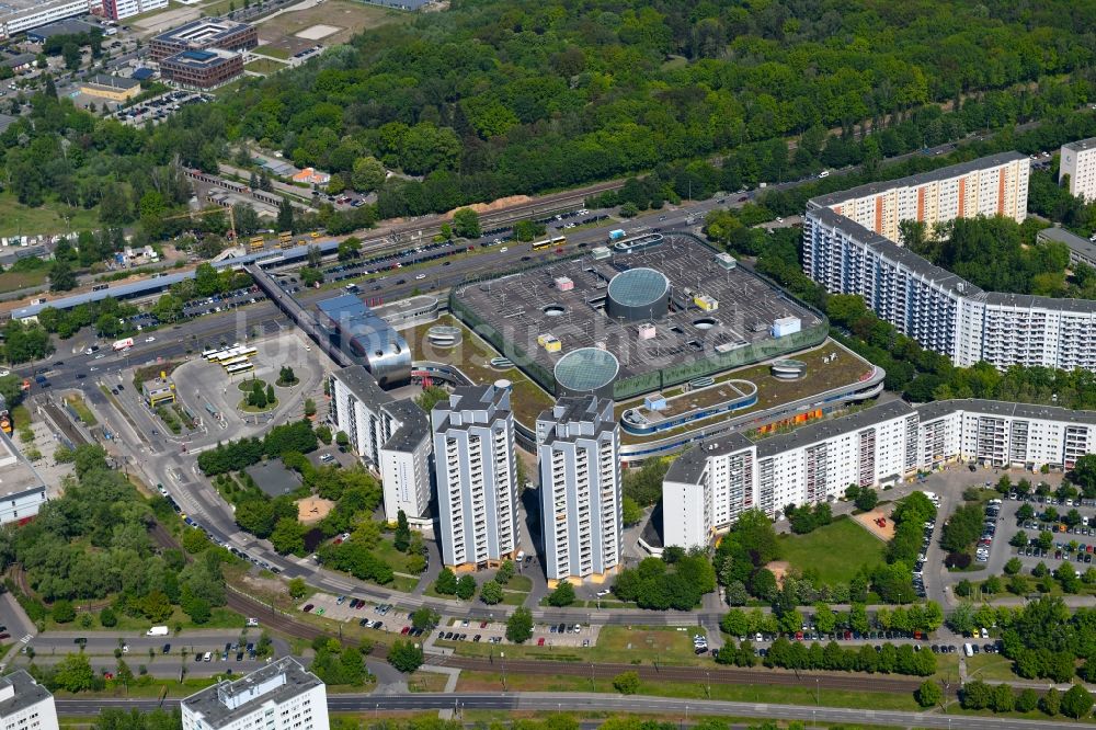 Luftbild Berlin - Gebäude des Einkaufszentrum Eastgate Berlin an der Marzahner Promenade im Ortsteil Marzahn in Berlin, Deutschland