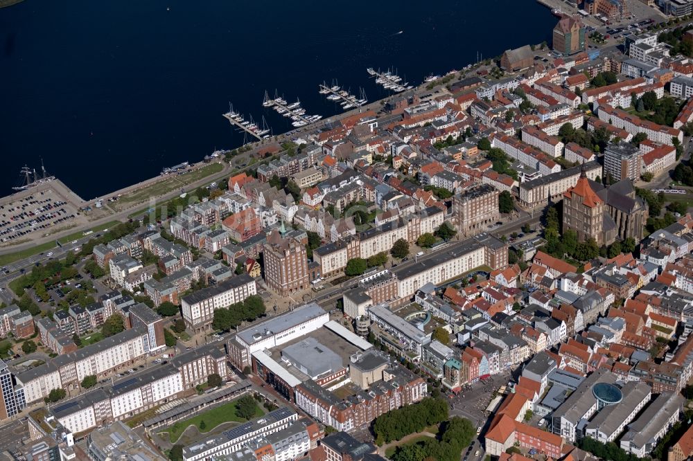 Rostock aus der Vogelperspektive: Gebäude des Einkaufszentrum Hanse Passage in der Altstadt in Rostock im Bundesland Mecklenburg-Vorpommern, Deutschland