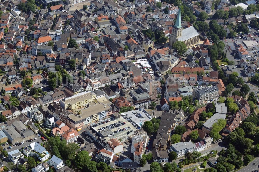 Unna aus der Vogelperspektive: Gebäude des Einkaufszentrum an der Hertinger Straße - Flügelstraße in Unna im Bundesland Nordrhein-Westfalen