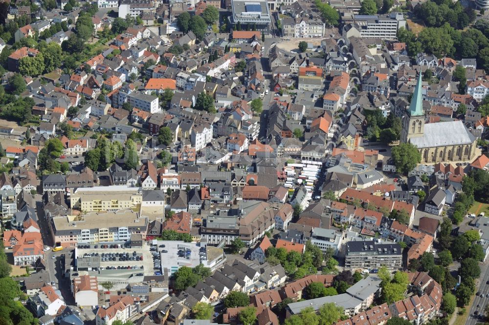 Unna von oben - Gebäude des Einkaufszentrum an der Hertinger Straße - Flügelstraße in Unna im Bundesland Nordrhein-Westfalen