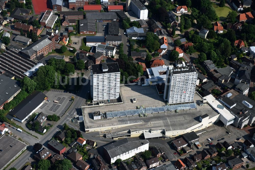 Luftbild Itzehoe - Gebäude des Einkaufszentrum Holstein Center Feldschmiedekamp in Itzehoe im Bundesland Schleswig-Holstein