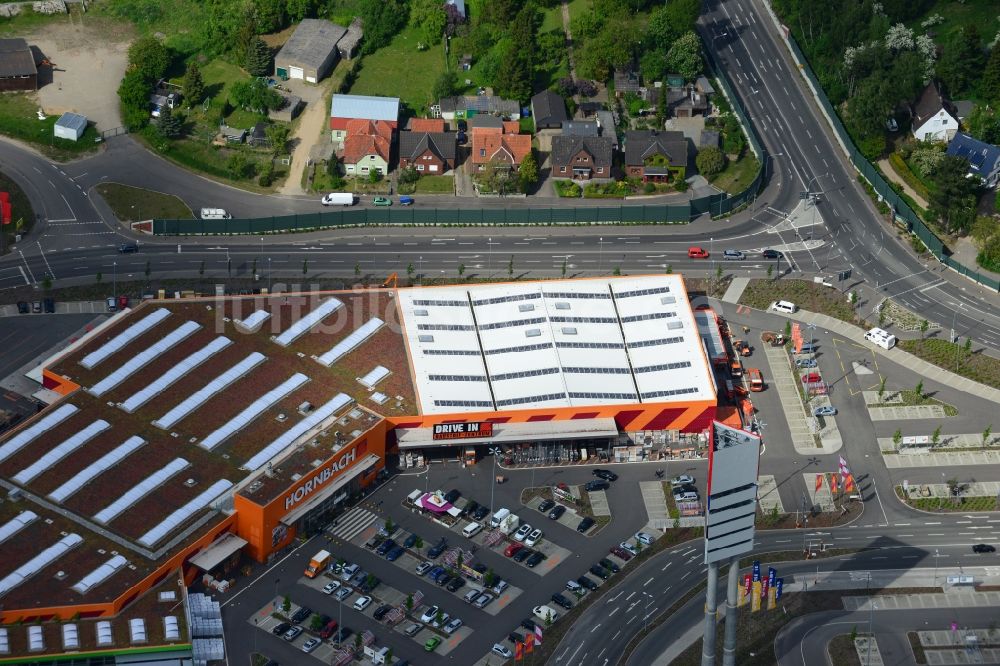 Luftaufnahme Dänischburg, Lübeck - Gebäude des Einkaufszentrum HORNBACH Baumarkt in Dänischburg, Lübeck im Bundesland Schleswig-Holstein