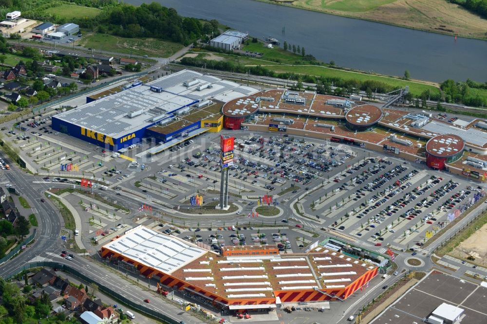 Luftaufnahme Dänischburg, Lübeck - Gebäude des Einkaufszentrum HORNBACH Baumarkt in Dänischburg, Lübeck im Bundesland Schleswig-Holstein