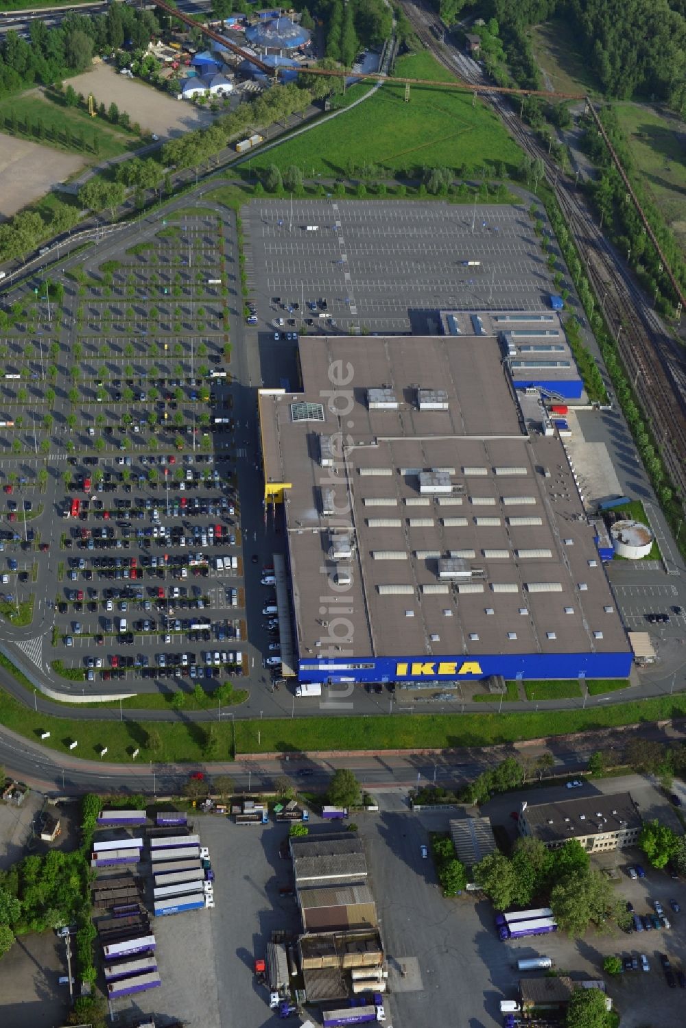 Luftaufnahme Duisburg - Gebäude des Einkaufszentrum IKEA Einrichtungshaus Duisburg im Bundesland Nordrhein-Westfalen