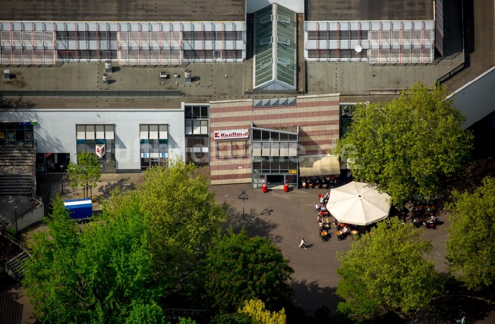 Gevelsberg von oben - Gebäude des Einkaufszentrum Kaufland Wittener Straße und Vendomer Platz in Gevelsberg im Bundesland Nordrhein-Westfalen