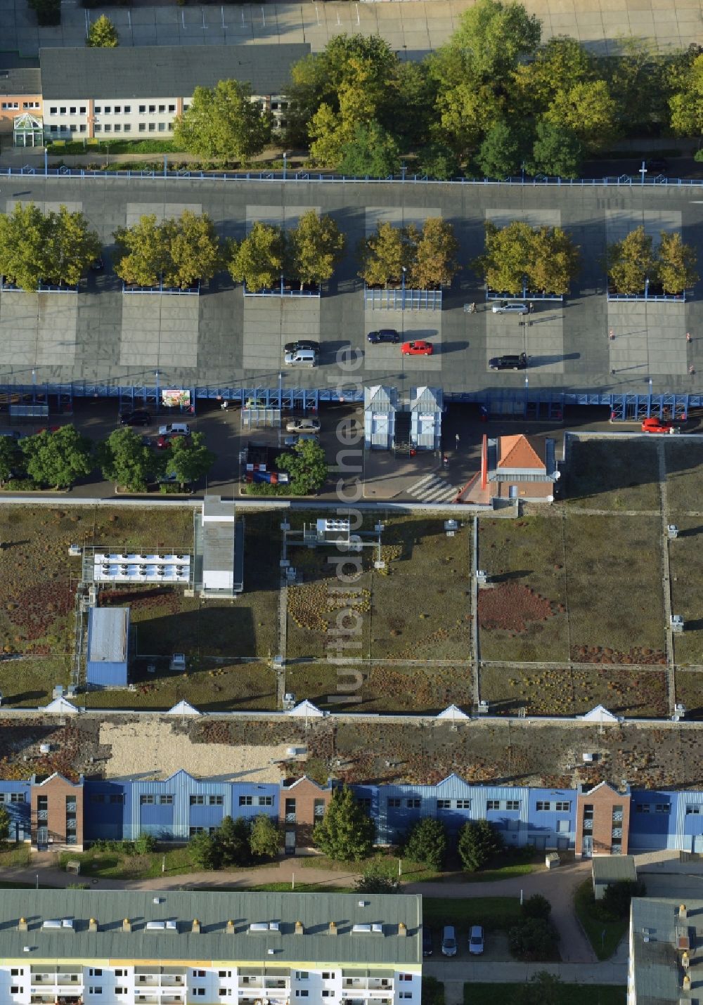 Luftaufnahme Halle (Saale) - Gebäude des Einkaufszentrum Kaufland am Zollrain in Halle (Saale) im Bundesland Sachsen-Anhalt