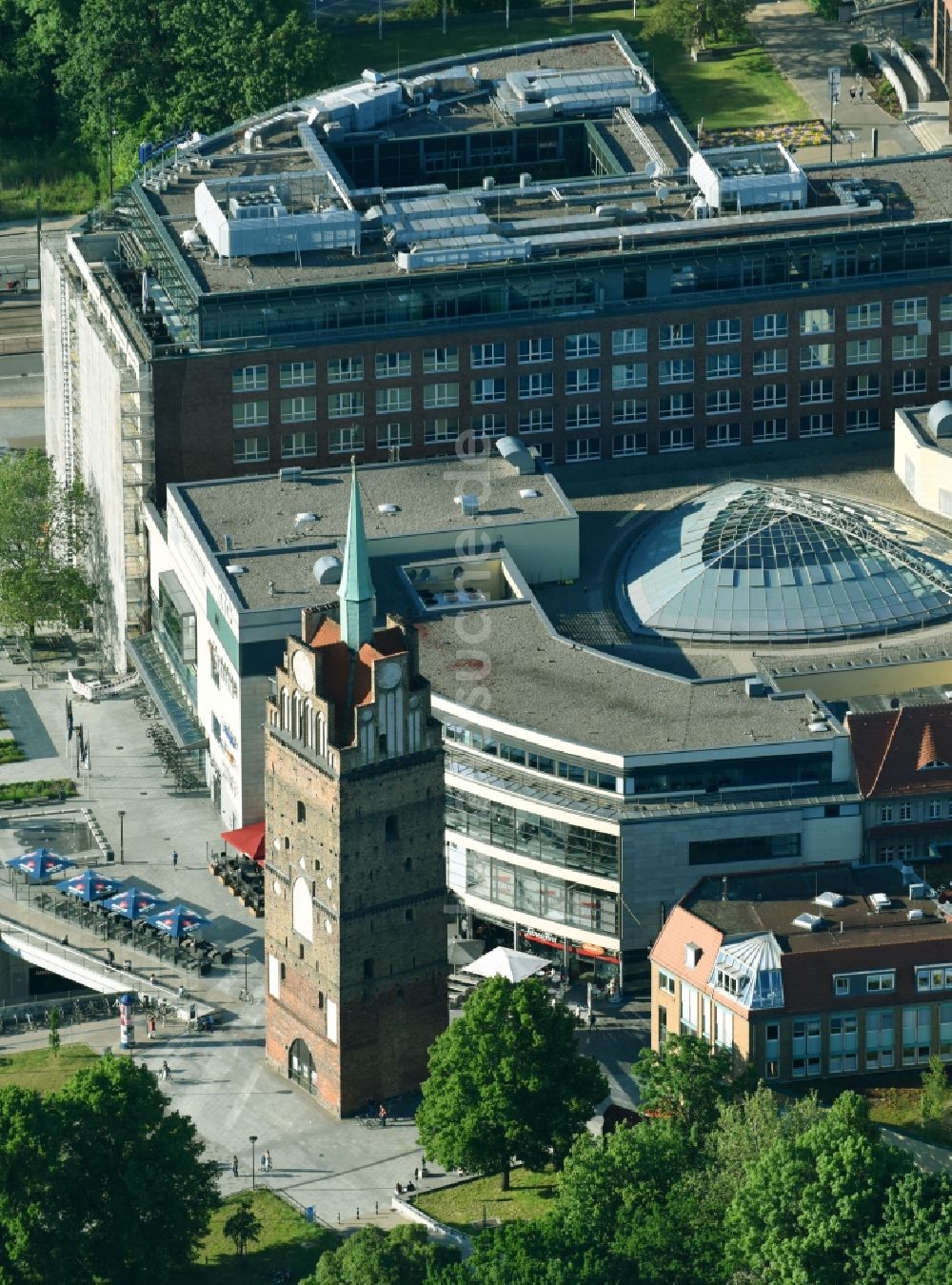 Rostock aus der Vogelperspektive: Gebäude des Einkaufszentrum Kröpeliner Tor Center in Rostock im Bundesland Mecklenburg-Vorpommern, Deutschland