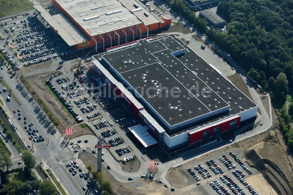 Berlin von oben - Gebäude des Einkaufszentrum an der Landsberger Allee in Berlin Lichtenberg im Bundesland Berlin, Deutschland