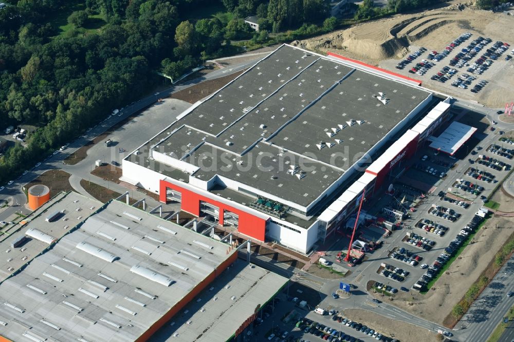 Berlin von oben - Gebäude des Einkaufszentrum an der Landsberger Allee in Berlin Lichtenberg im Bundesland Berlin, Deutschland