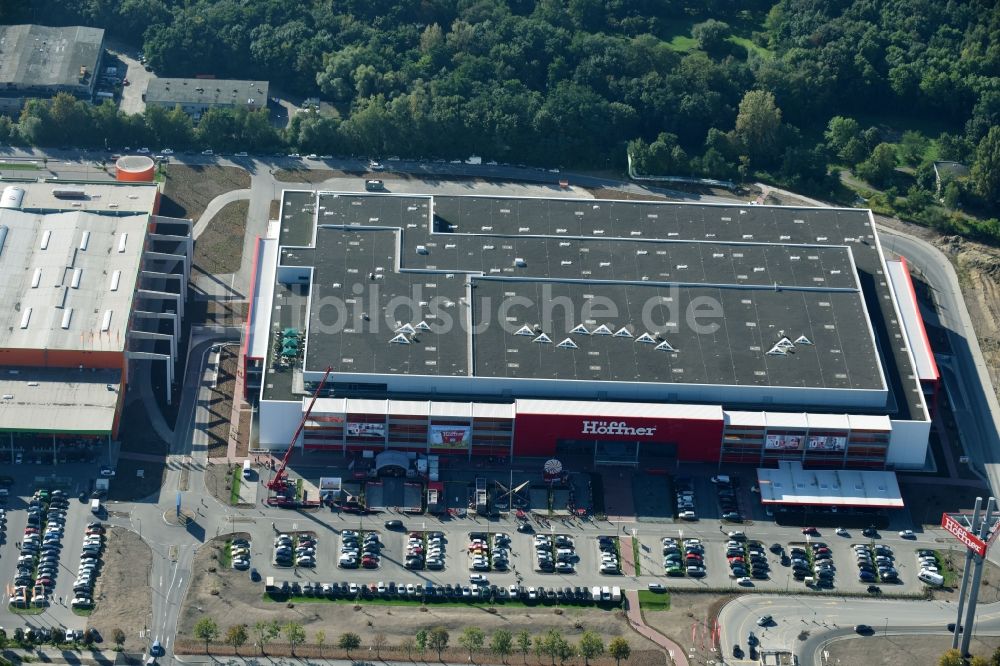 Luftbild Berlin - Gebäude des Einkaufszentrum an der Landsberger Allee in Berlin Lichtenberg im Bundesland Berlin, Deutschland